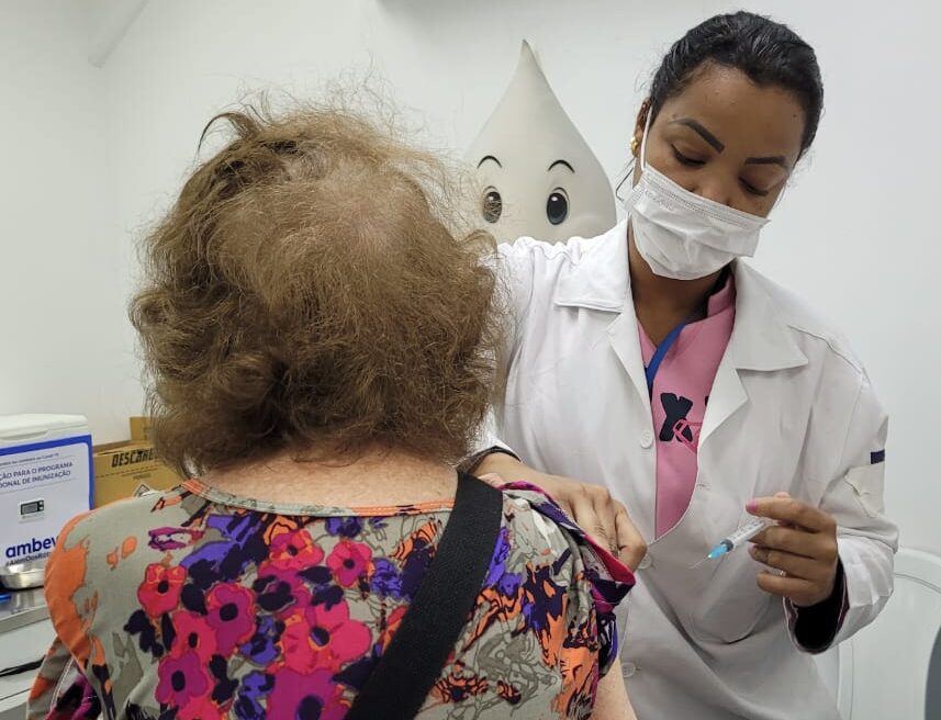 Vacinação Bivalente no CMS João Barros Barreto