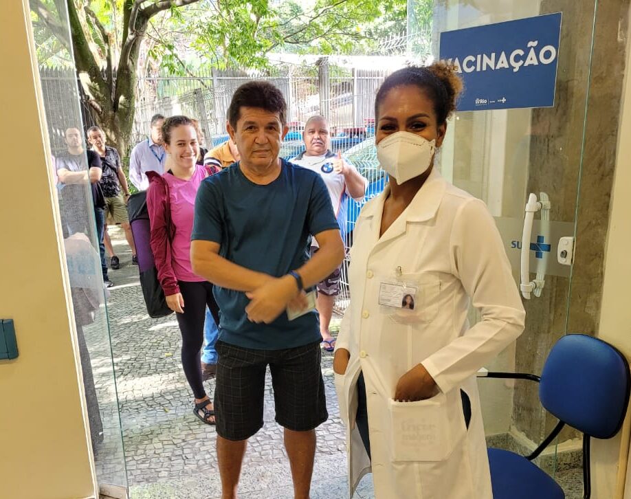 Início da Ampliação da Vacina Bivalente Para Maiores de 18 anos