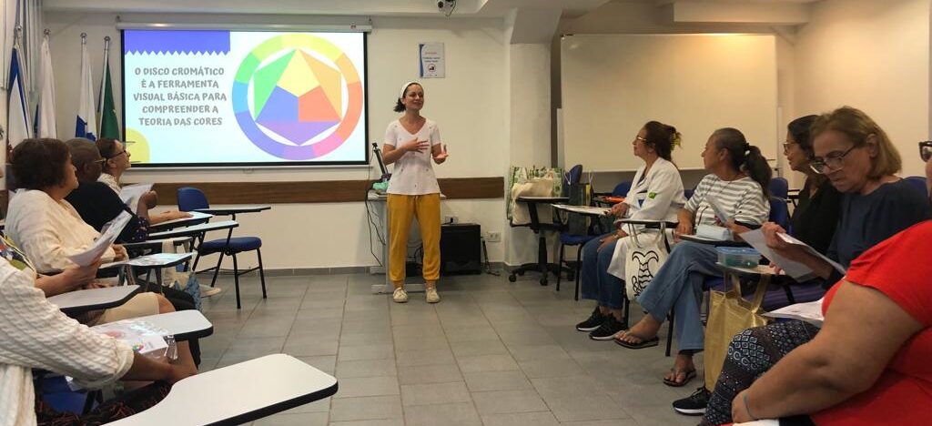 Grupo De Convivência Do CMS João Barros Barreto Aprendendo Sobre Harmonia Das Cores