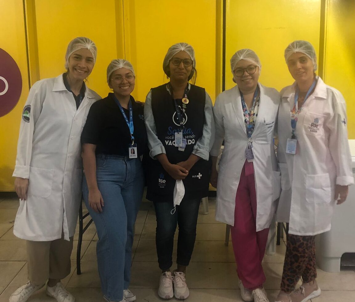 Dia De Vacinação Na Estação Do Metrô Cantagalo