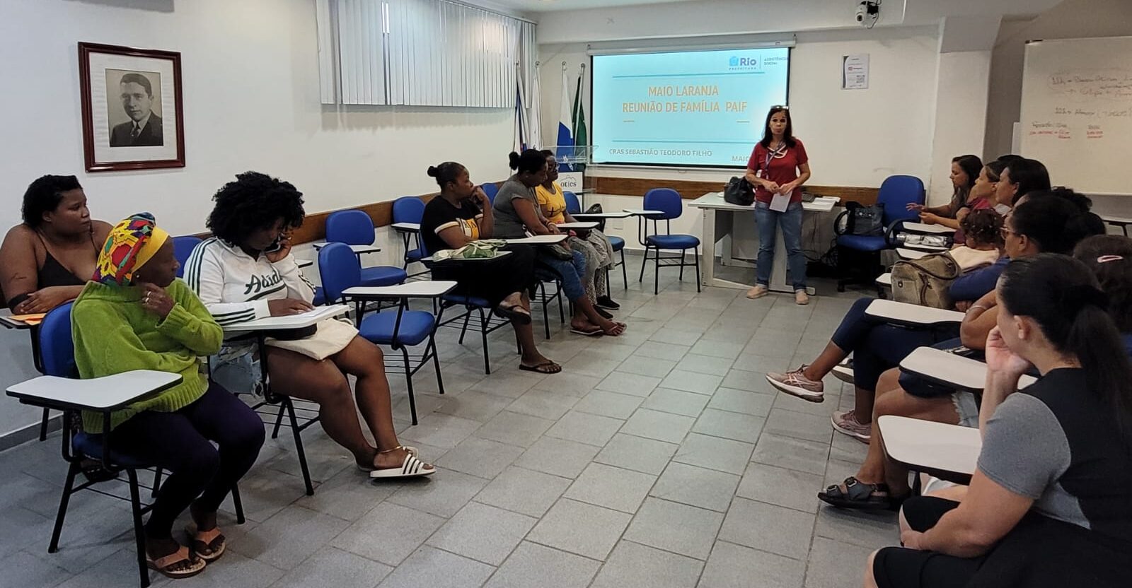 Reunião do CRAS Sebastião Theodoro Filho sobre Maio Laranja