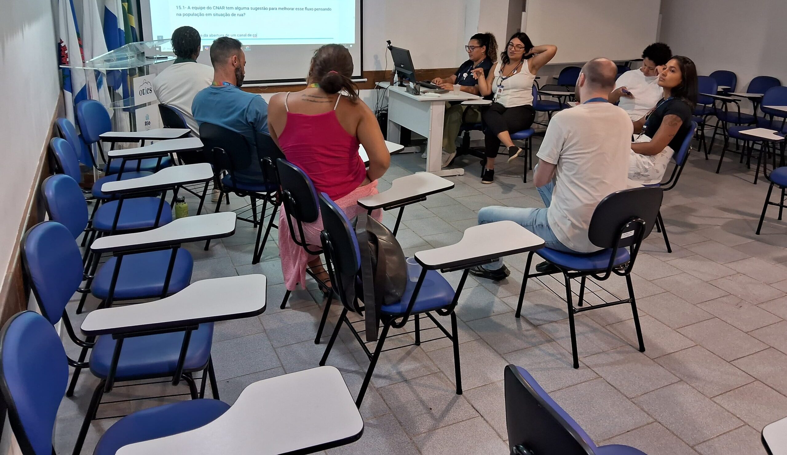 Reunião da Equipe do Consultório na Rua (CNAR) no CMS João Barros Barreto