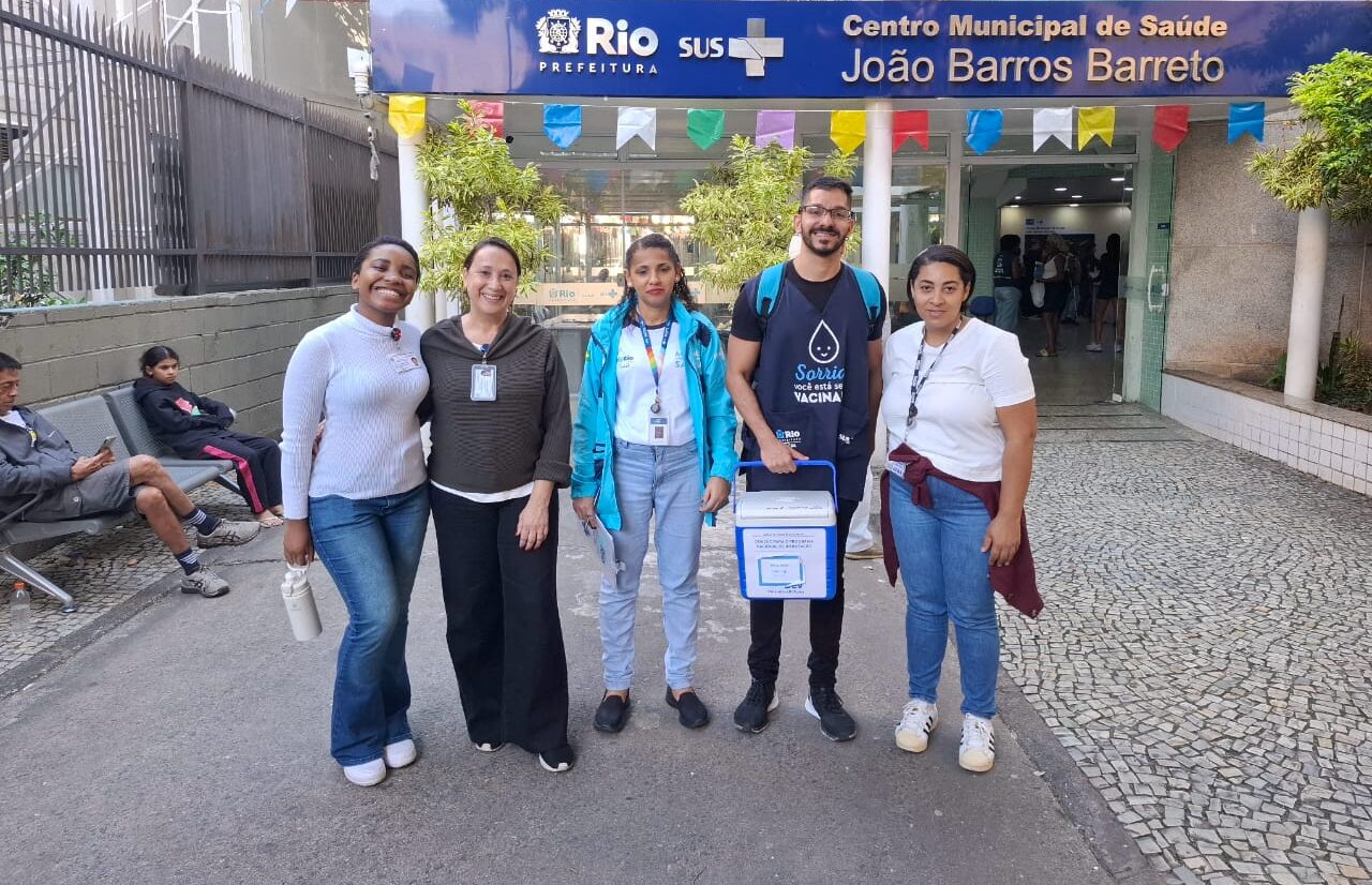 Ação de Vacinação para Influenza e Covid-19 aos Usuários Restritos ao Lar em Copacabana