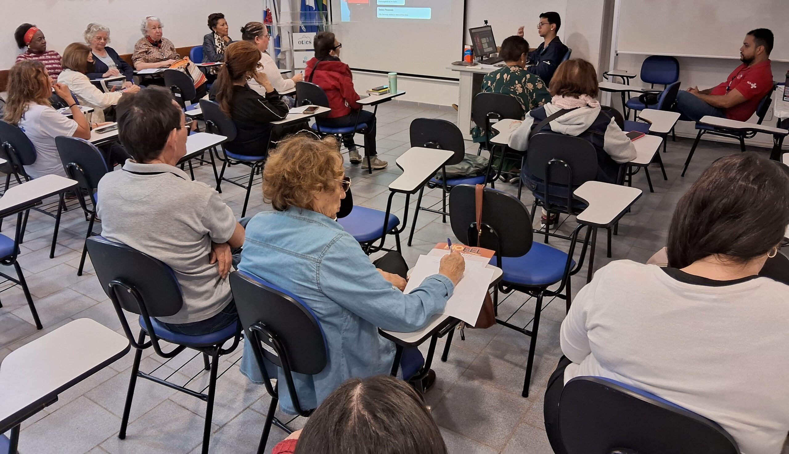 Curso de Mídias Digitais para Idosos