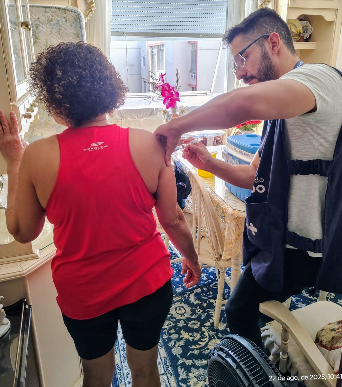 Ação de Vacinação para Influenza e Covid-19 aos Usuários Restritos ao Lar em Copacabana