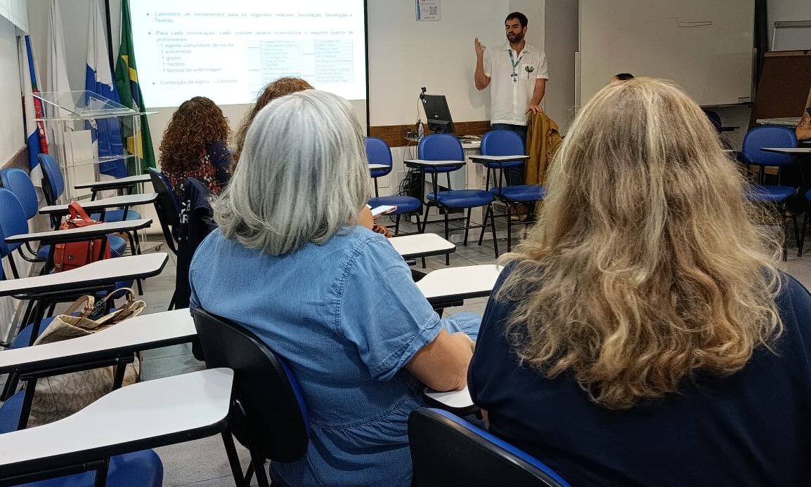 Reunião com os Responsáveis Técnicos (RTs) médicos e enfermeiros da AP 2.1