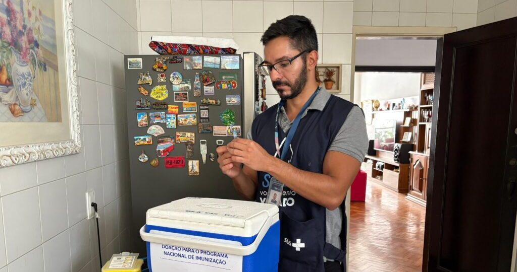 Vacinação no Território Amaná como Estratégia de Cuidado Integral aos Usuários Restritos ao Lar em Copacabana