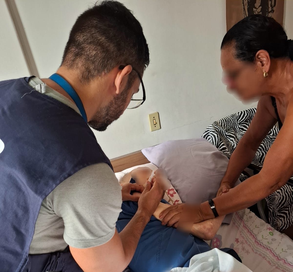 Vacinação de Influenza e Covid para Idosos Acamados – Equipe Amaná