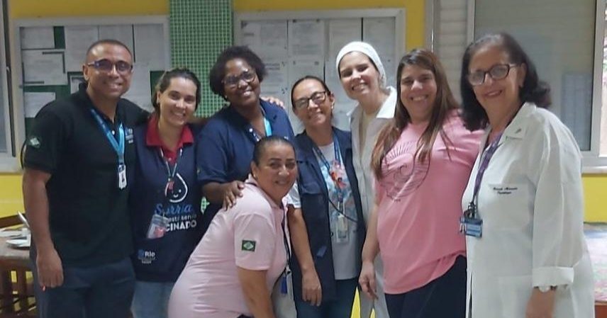 Vacinação de Influenza e Covid em Idosos no Lar D. Pedro V – Equipe Apoena