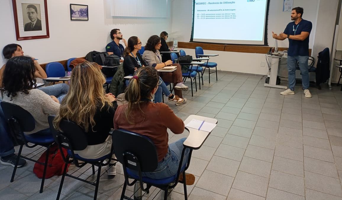 Reunião com os Responsáveis Técnicos (RTs) enfermeiros e médicos da AP 2.1